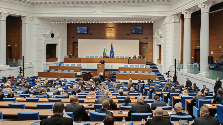 Окончателно: Депутатите орязаха администрацията на Радев от достъп до коли на НСО