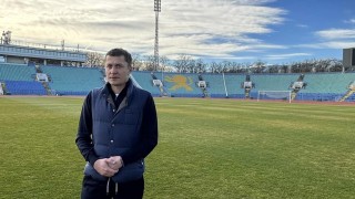 Треньорът на ЦСКА Саша Илич провери терена на стадион Васил
