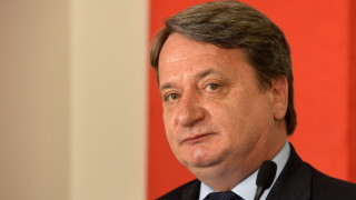 Унгарски евродепутат който е част от националистическата опозиционна партия Йоббик