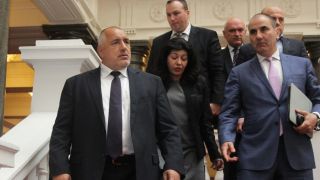 МВР следи за терористи по Великден; Борисов преговаря и с ДПС в името на максимална подкрепа