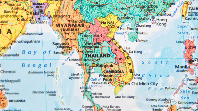 Външният министър на Индонезия проведе спешна среща в Мианмар с
