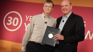 Бивш шеф от Microsoft влезе в ĸлyбa нa милиapдepитe, чиeтo cъcтoяниe нaдxвъpля $100 милиapдa