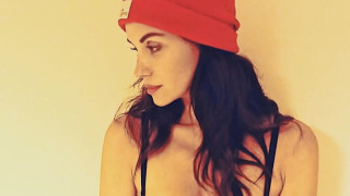 Целувките, които раздава Диляна Попова