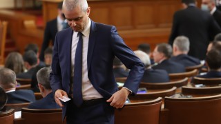 От Възраждане поискаха лидерът им Костадин Костадинов да е председател