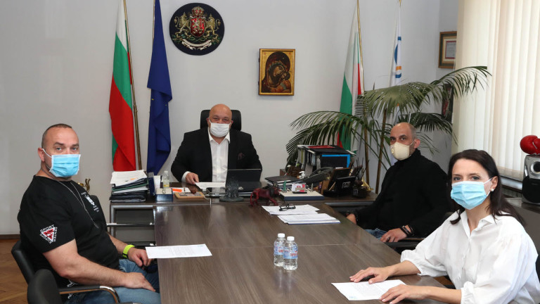 Спортният министър Красен Кралев се срещна с представители на Българската