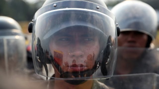 Четирима бойци от Националната боливарска гвардия на Венецуела избягаха в