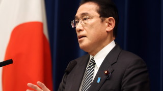 Правителството на Япония оцеля след вот на недоверие