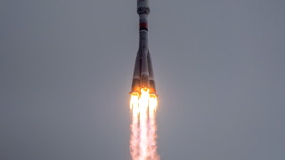 Русия изстреля "Союз" с 36 британски сателита 