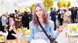 Как се забавлява Grimes след раздялата с Мъск