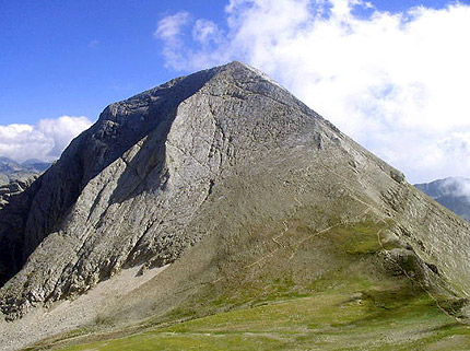 Алпинисти изкачиха Мусала, Вихрен и Ботев за 23 часа