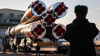 Русия изстрелва биоспътник с мишки, мухи и гъби в Космоса