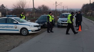 Специализирана полицейска акция тече във великотърновското село Водолей Операцията има