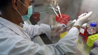 Китай изпробва пета потенциална ваксина против коронавирус върху хора и ще