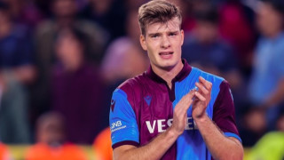 Манчестър Юнайтед има интерес към нападателя на Трабзонспор Александър Сьорлот