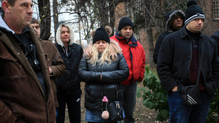 Таксиметрови шофьори се събраха на протест пред Столична община днес