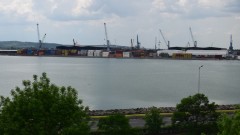 Строят ново корабно място на Пристанище Бургас