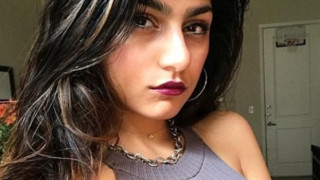 Ислямска държава заплашва да обезглави порноактрисата Миа Калифа Красавицата е