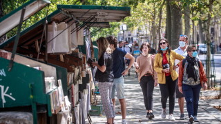 Франция се готви за втора коронавирусна вълна през есента или зимата