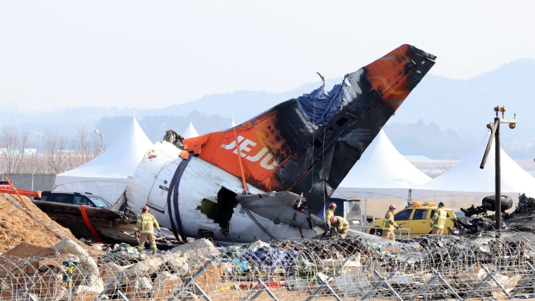 Пилотите изключили погрешния двигател при катастрофата на Jeju Air в Южна Корея
