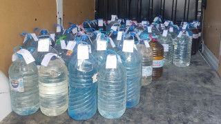 Митнически инспектори иззеха 1555 7 л етилов алкохол както и 500