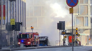 Автобус експлодира в центъра на Стокхолм Швеция Шокираните местни жители споделят