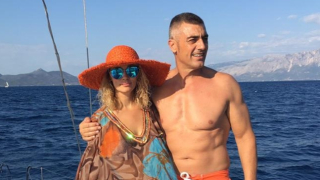 Екс гаджето на Ива Екимова се гмурка край острова на Одисей (СНИМКИ)