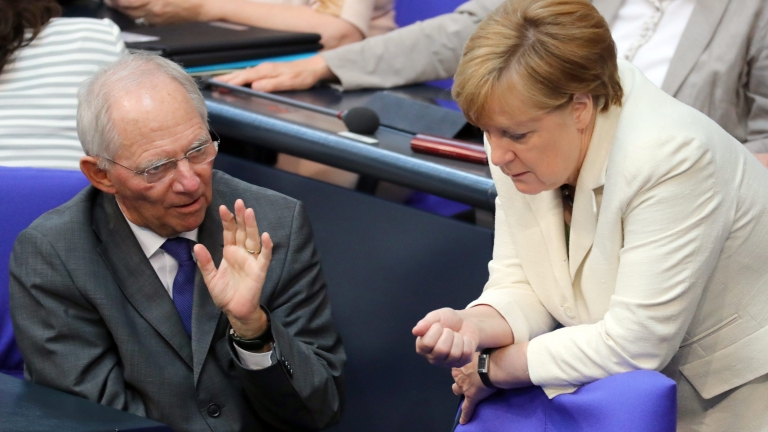 Шойбле скочи на Габриел, че настоява Германия да дава повече пари на ЕС 
