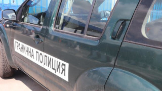 Задържаха микробус с 26 нелегални мигранти в Бургаско съобщава bTV Бусът