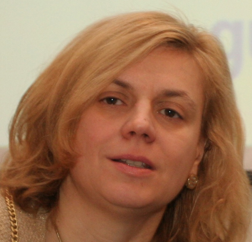 Министър Терзиева: Не сме спрели да работим по АМ „Хемус"