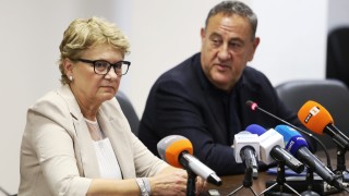 Комитова и строителите заровиха томахавките, набелязаха общи цели