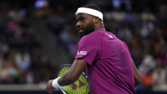 Задраскано с маркер лого - странната ситуация, в която изпадна Франсис Тиафо