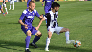 Бразилският халф на Локомотив Пловдив Лукас Салинас говори пред медиите