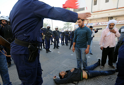 Чужди военни потушават бунта в Бахрейн 
