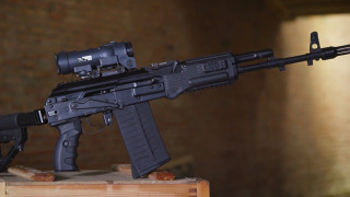 Новият руски автомат АК 308 независимо от баналната си на пръв