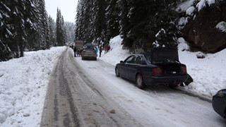 Закъсали автомобили блокираха пътя към Пампорово предаде Нова телевизия Причината