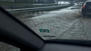 Пороен дъжд отново наводни улиците на Варна