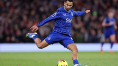 Звезда на Евертън привлича погледите на големите риби в Англия