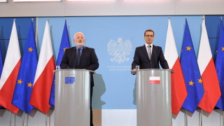 Топ представител на ЕС и полският премиер не съобщиха за