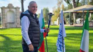 Българската легенда Христо Стоичков използа социалните мрежи за да потвърди