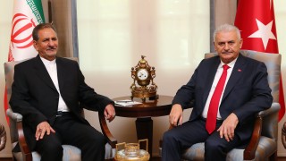 САЩ се опитват да накарат Иран да се предаде чрез налагането на