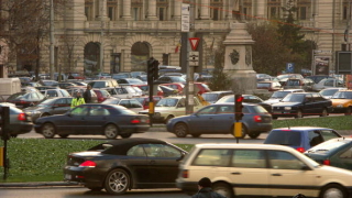 Протест на тираджии и таксиметрови шофьори парализира Букурещ 