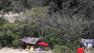 Отводняват района на свлачището край курорта Албена затрупало двама души