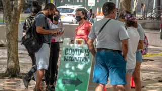 Американските здравни служители препоръчват на всички американци да получат бустерни