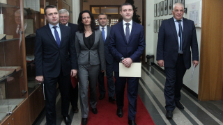 Данъчни и митничари спасили България от свръхдефицит