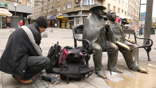 Възстановен е бастунът от фигурата на Пенчо и Петко Славейкови