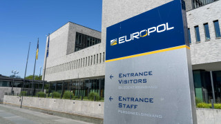 Над 300 души в 71 страни сред които и България