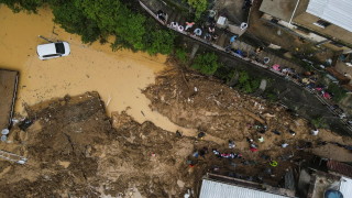 Над 100 са вече жертвите при наводненията в Бразилия