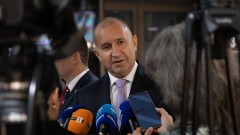 Румен Радев: Министрите, като ме видят, се разбягват като пилци по нареждане на Борисов