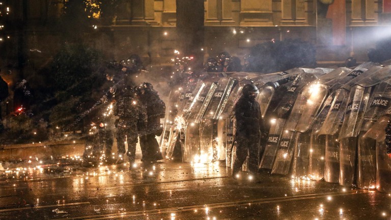 Полицията в Грузия пребила лидера на една от опозиционните партии