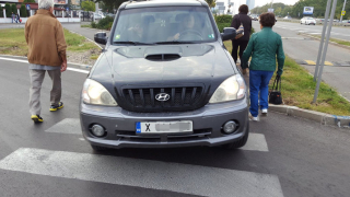 Хасковски джип избута пешеходци и мина по зебра в София